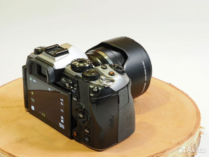 Olympus OM-D E-M1 Mark II полный комплект