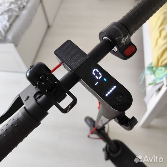 Электросамокат Xiaomi Mi Electric Scooter Pro