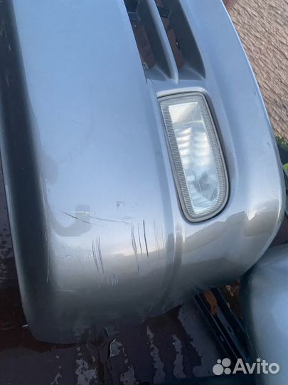Продам бампера на Тойоту Grand Hiace