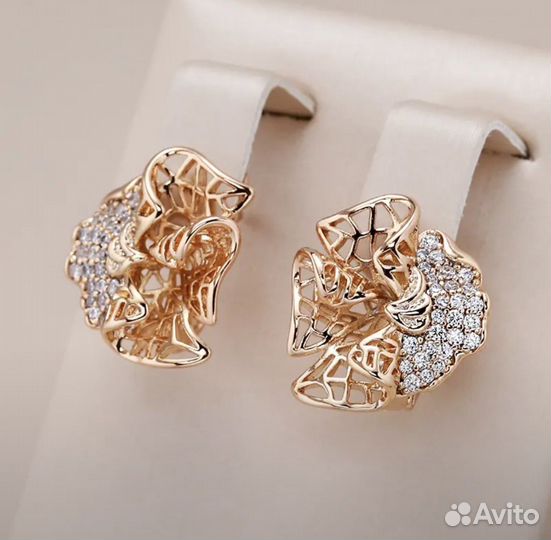 Серьги ажурные под бриллианты гальваника 585