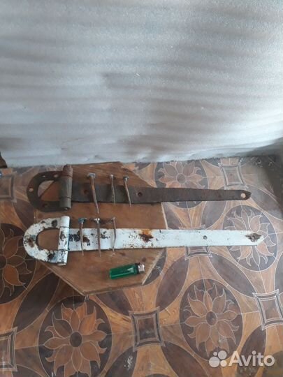 Старинные дверные петли (предметы быта)