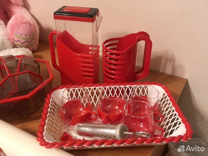 Набор пластиковой посуды