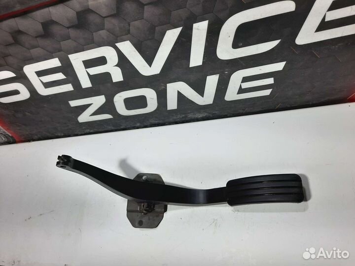 Педаль газа Renault Logan 1