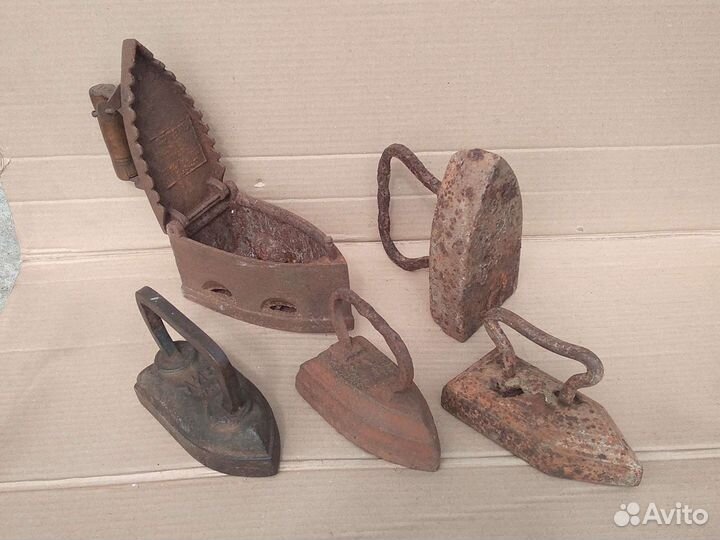 Утюг старинный