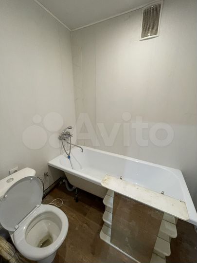 Комната 17 м² в 4-к., 4/5 эт.