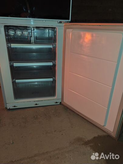 Холодильник неисправный