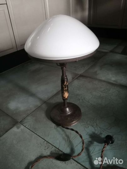 Настольная лампа 