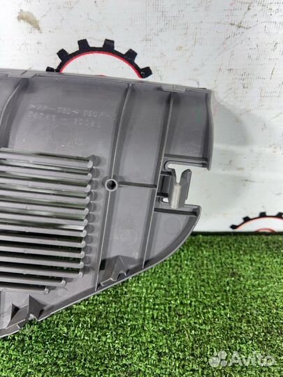 Заглушка обшивки багажника задняя правая Toyota