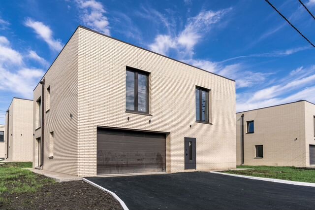 Коттедж 205 м² на участке 5 сот.