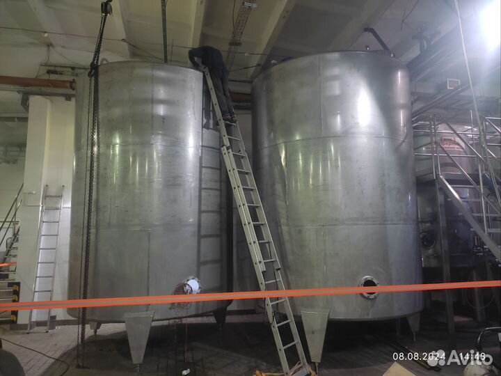 Ёмкость с нержавейки 10 кубов