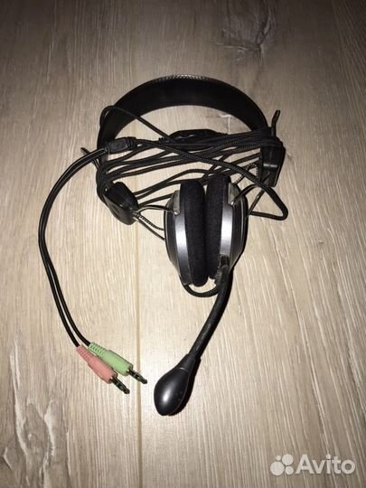 Наушники с микрофоном