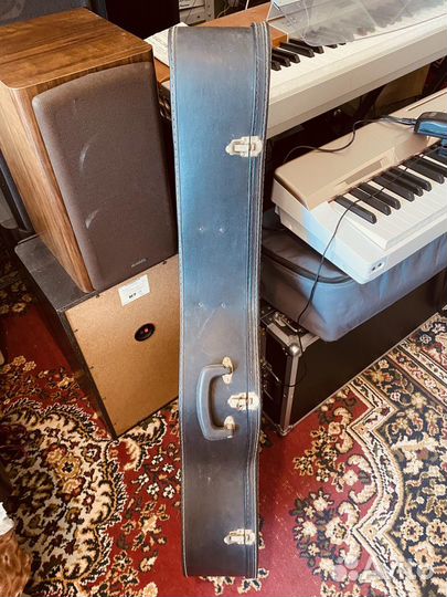 Жёсткий кофр, кейс для акустической гитары