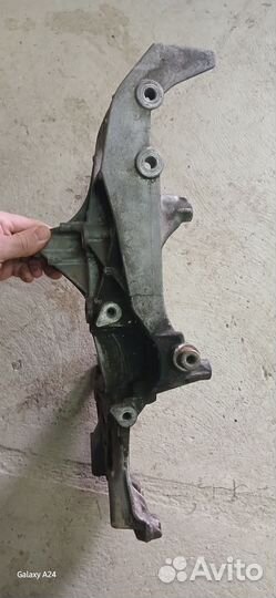 Кронштейн для рено логан