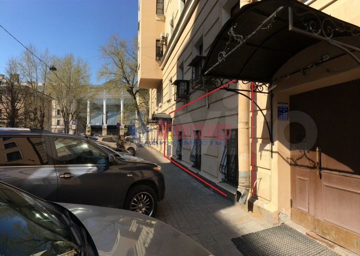 Продам торговое помещение, 383 м²