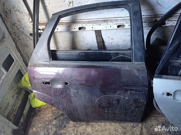 Дверь 1702402 задняя правая форд фокус 2+