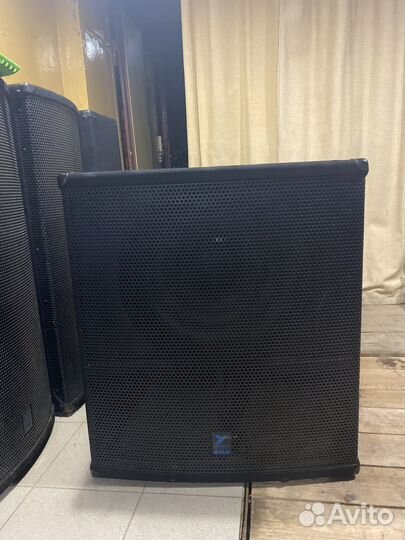 Корпуса 18 дюймов Yorkville es 808