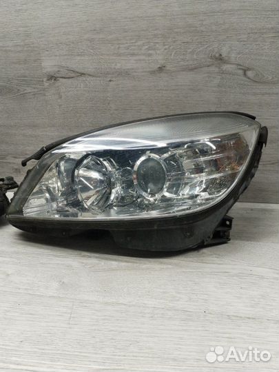 Фара галогеновая Mercedes C-Class W204 M271.860