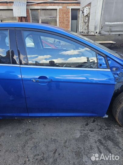 Дверь передняя правая Ford Focus 3