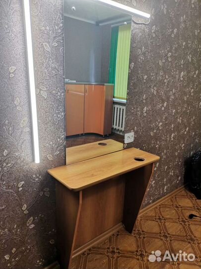 Стойка с зеркалом