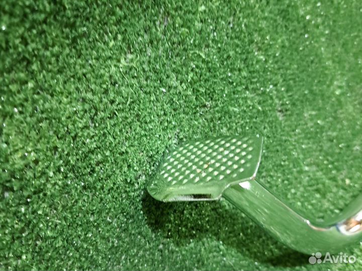 Тормозная лапка на мопед