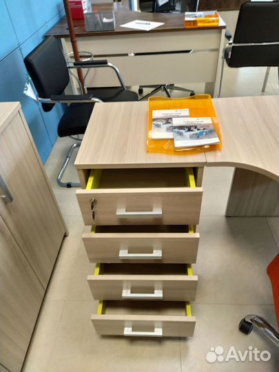 Офисная мебель