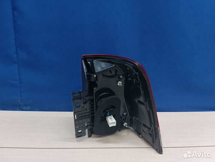 Фонарь левый внешний Toyota Land Cruiser 200 2007