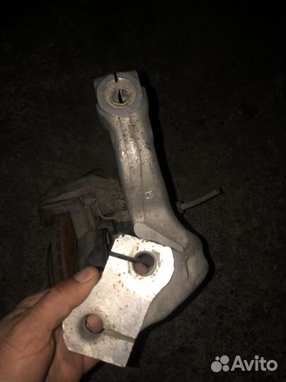 Цапфа кулак передняя правая Audi A6 C6