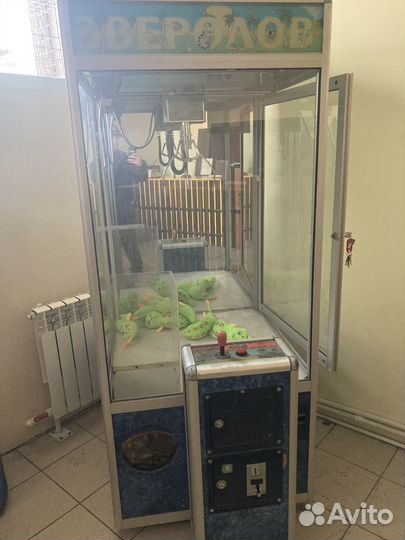 Игровой аппарат хватайка