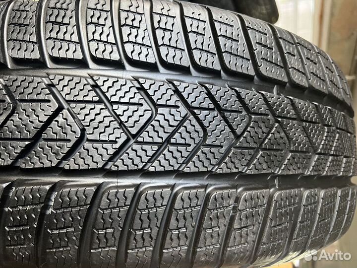 Pirelli Winter Sottozero 245/45 R19