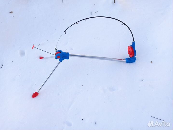 Самоподсекающая зимняя удочка Саранча