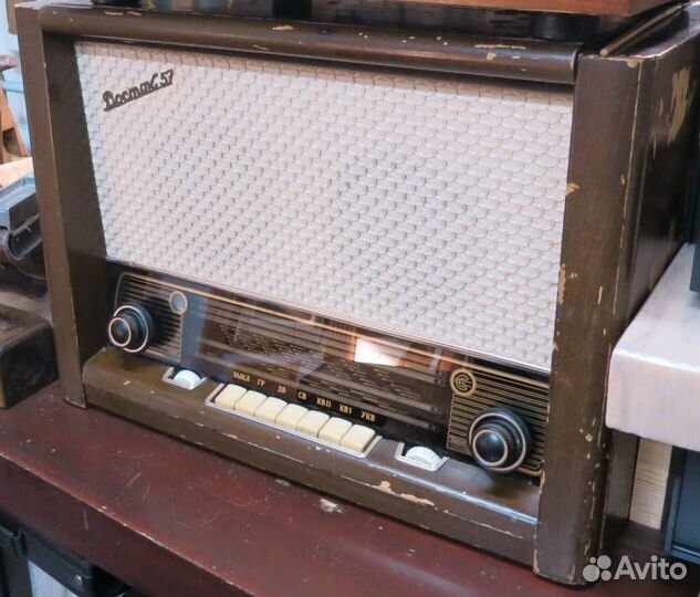 Радиоприемник ламповый СССР Восток 57