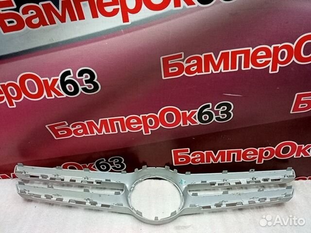 Накладка решетки радиатора Mercedes-Benz E-Class