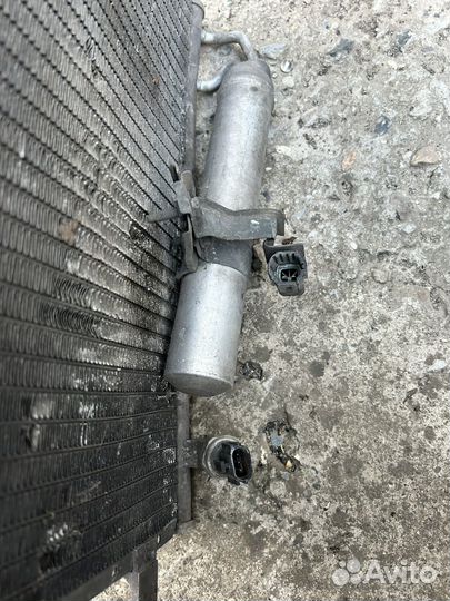 Радиатор кондиционера skyline v35