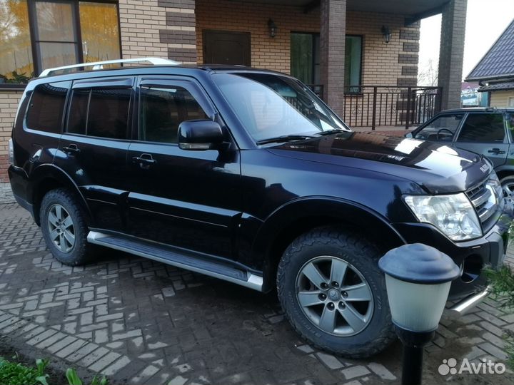 Mitsubishi Pajero 3.2 AT, 2007, 277 777 км