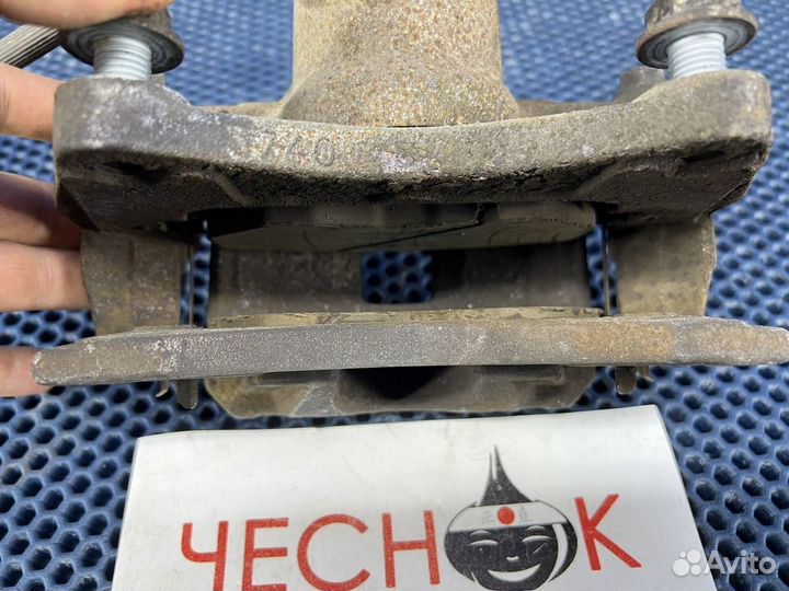 Суппорт передний левый Dodge Caliber Jeep Patriot