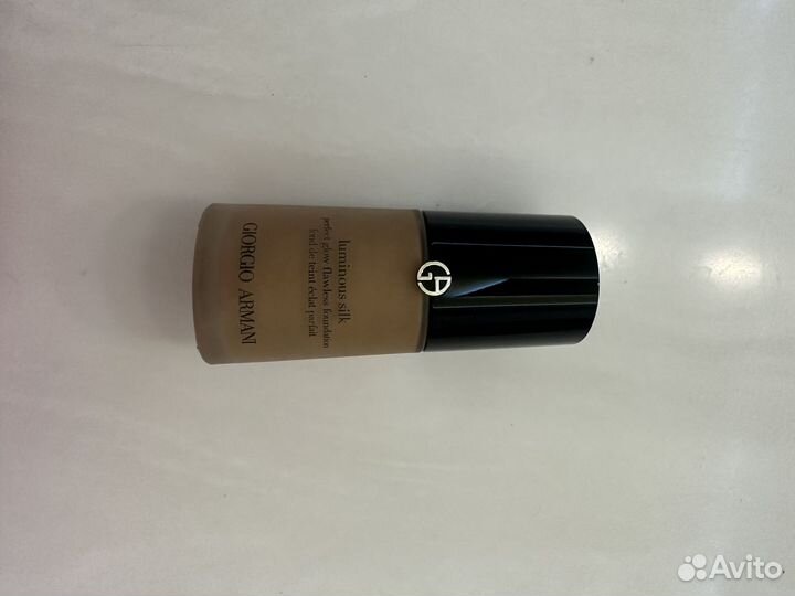 Крем тональный и сонсилкр Giorgio Armani