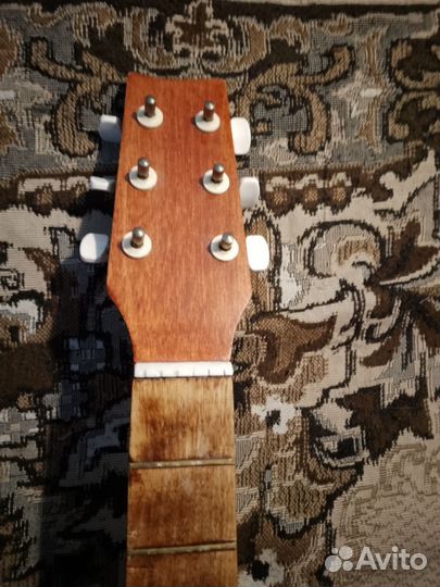 Акустическая гитара