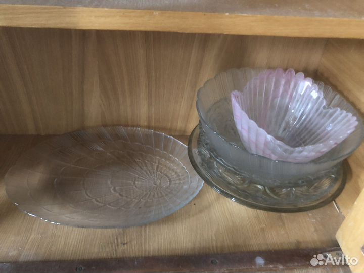 Много посуды(не все представлено на фото)