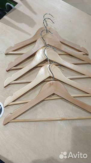Вешалки плечевые деревянные