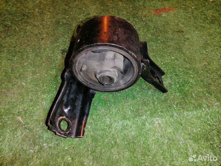 Опора двигателя (подушка двс) правая MN184372 Mits