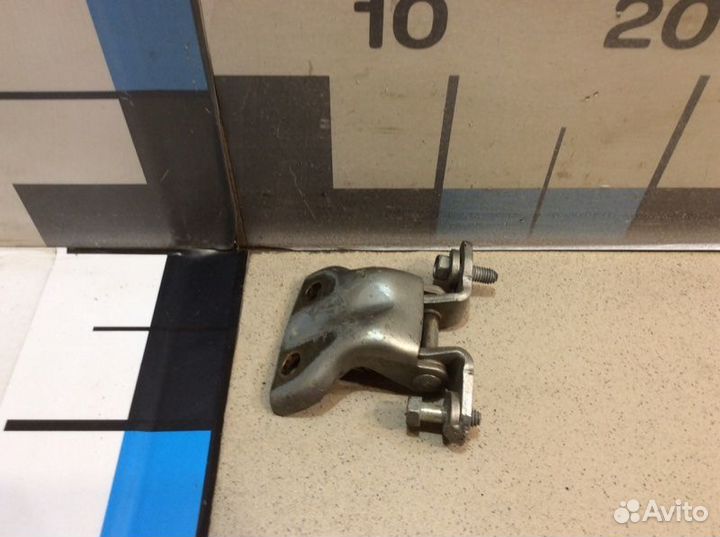 Петля двери задняя Mitsubishi Pajero Sport K9