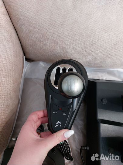 Игровой проводной руль Silverstone