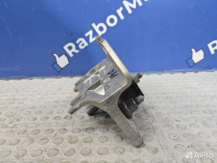 Опора двигателя левая Renault Duster