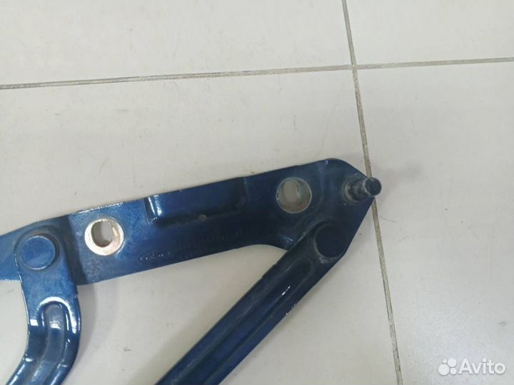 Петля крышки багажника Ford Mondeo 3 2000-2007