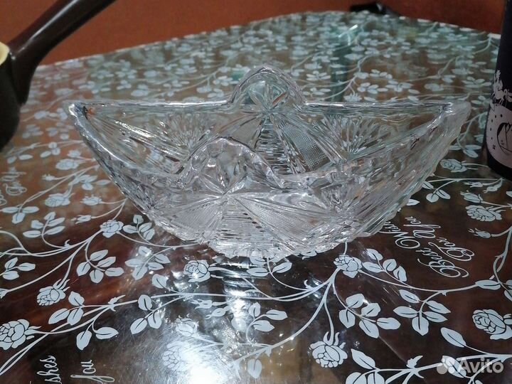 Хрустальная ваза