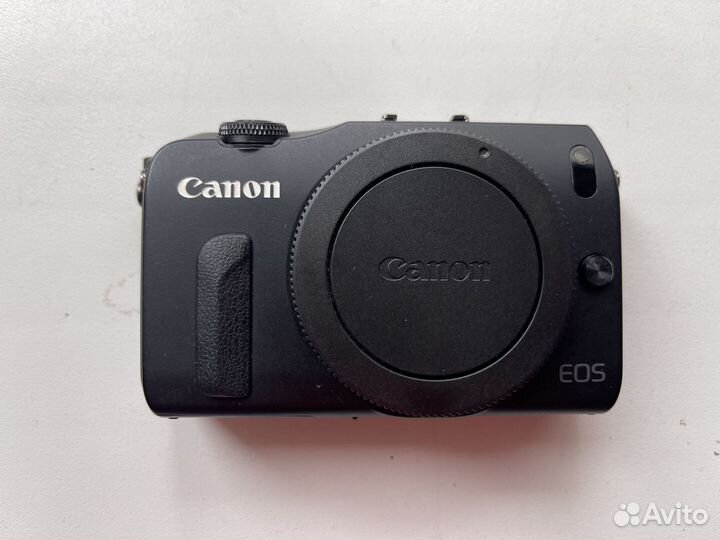 Canon eos m