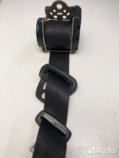 Ремень безопасности задний Volkswagen Transporter