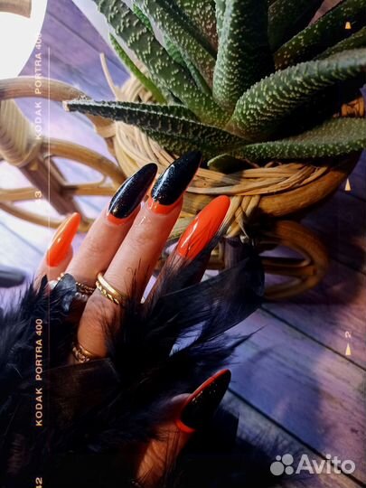 Модель на наращивание ногтей