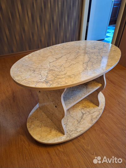 Журнальный столик