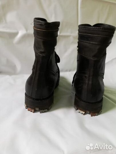 Продам ботинки горные с шипами СССР